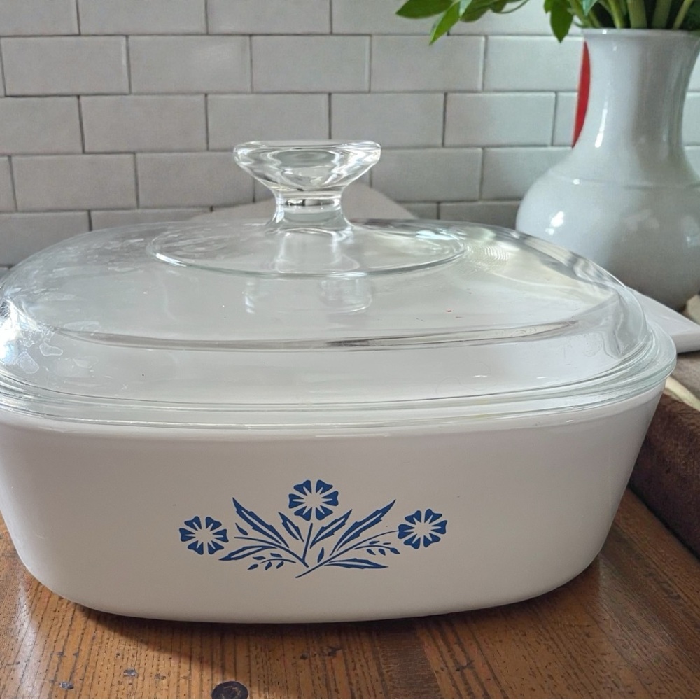 Corning Ware casserole 5 dishes featuring the iconic "Blue Cornflower" pattern - Picture 3 of 5
